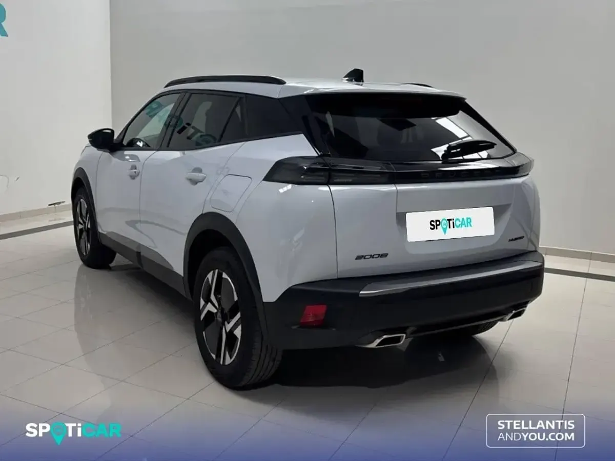 Usado Peugeot 2008 Allure 145 CV (106 kW) 2025 Blanco SUV
