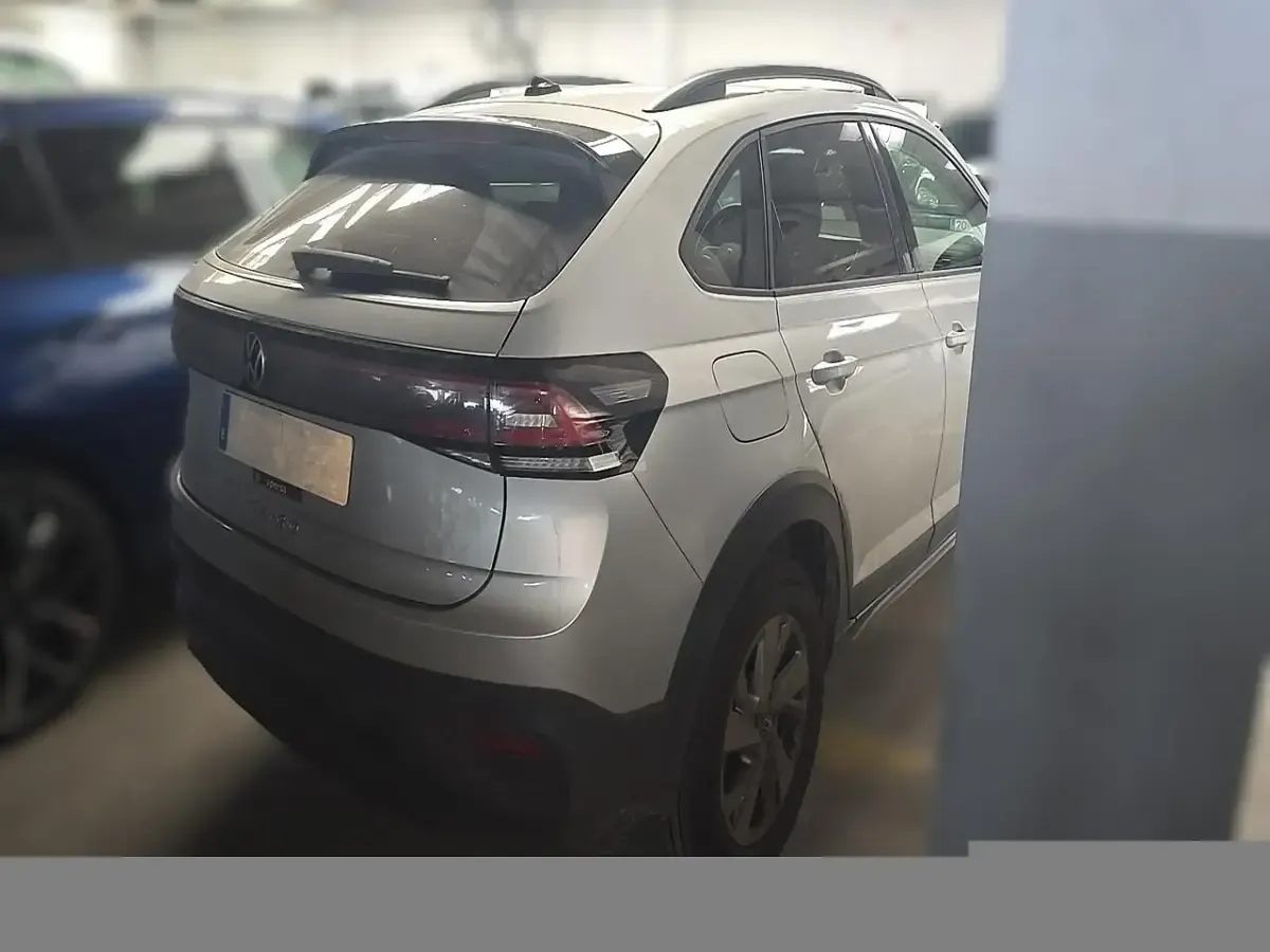 Usado VW Taigo Life 110 CV (80 kW) 2023 Gris/plata SUV