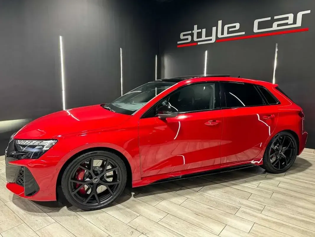 Usado Audi RS3 Sportback Premium 400 CV (294 kW) 2025 Rojo Utilitario
