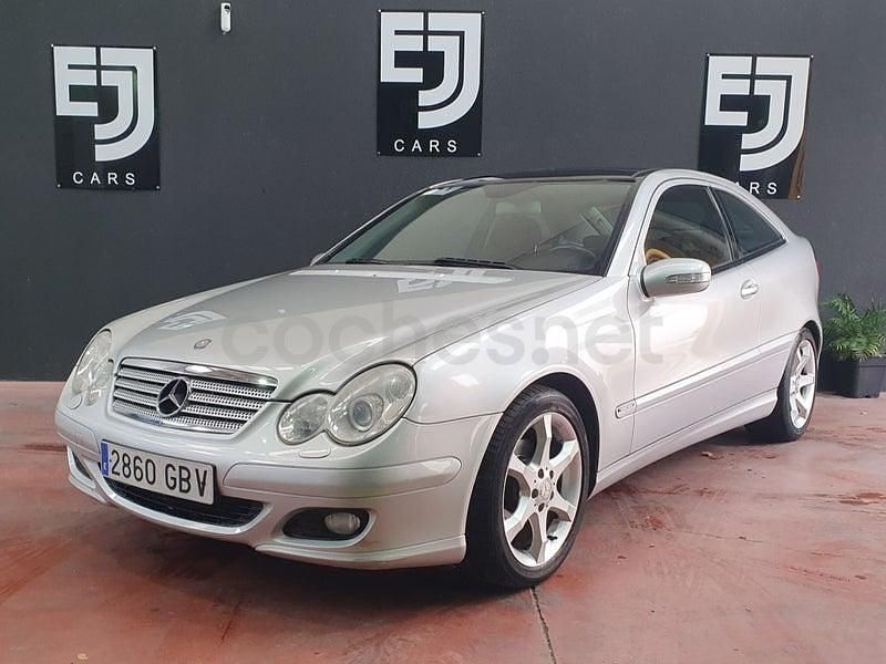 Usado Mercedes C180 143 CV (105 kW) 2008 Gris / plata Berlina