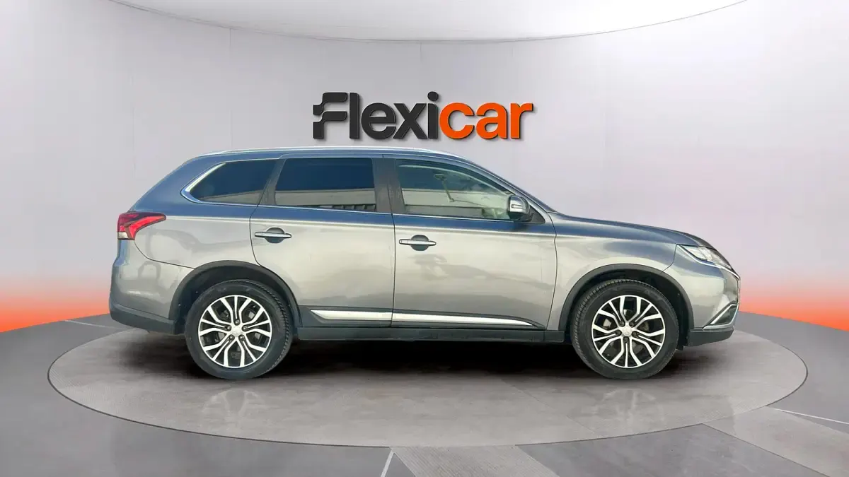 Usado Mitsubishi Outlander Motion 150 CV (110 kW) 2017 Gris SUV