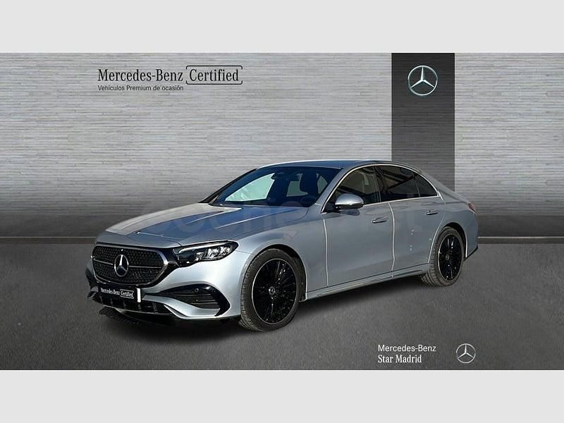 Usado Mercedes E220 197 CV (144 kW) 2025 Gris / plata Berlina