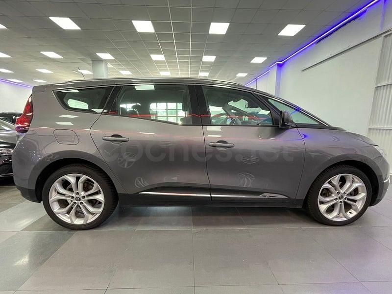 Usado Renault Grand Scénic IV Life 120 CV (88 kW) 2018 Gris / plata Monovolumen