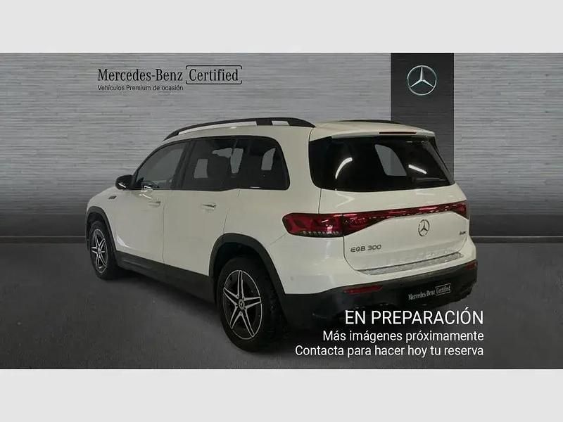 Używany Mercedes EQA300 167 kW (228 KM) 2022 Otro SUV