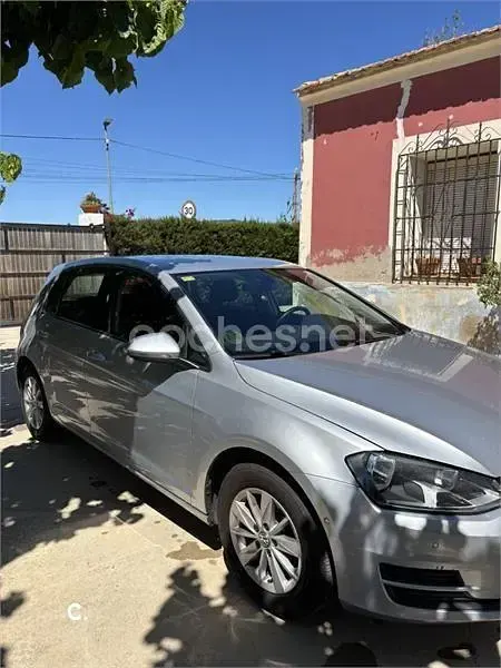 Usado VW Golf VII Advance 125 CV (91 kW) 2016 Gris / plata Berlina