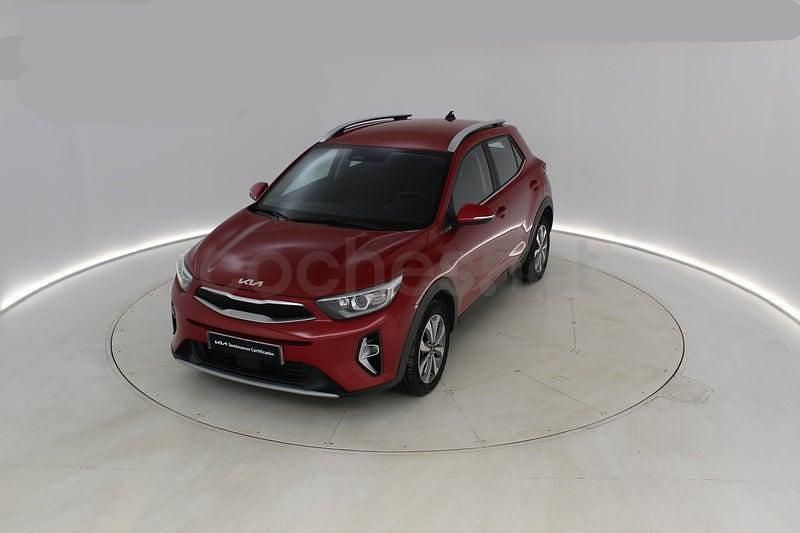 Rojo Usado 2024 Kia Stonic SUV | 19.990 € (Un poco caro) - Imagen 1/4