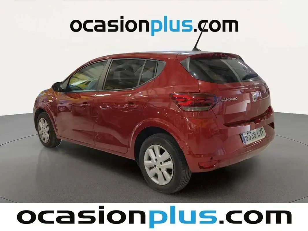 Usado Dacia Sandero Comfort 91 CV (66 kW) 2021 Rojo Utilitario