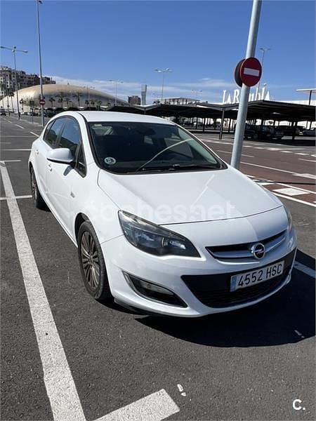 Usado Opel Astra Business 110 CV (80 kW) 2013 Blanco Berlina