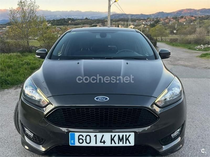 Usado Ford Focus ST-Line 125 CV (91 kW) 2018 Negro Berlina