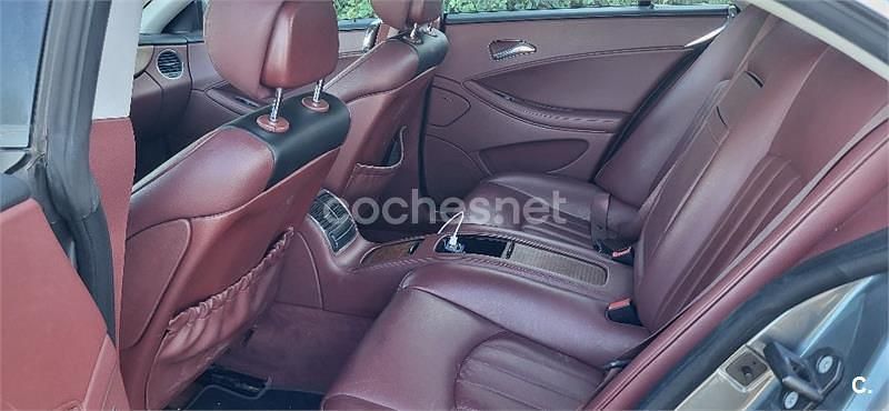 Usado Mercedes CLS320 224 CV (164 kW) 2008 Gris / plata Berlina