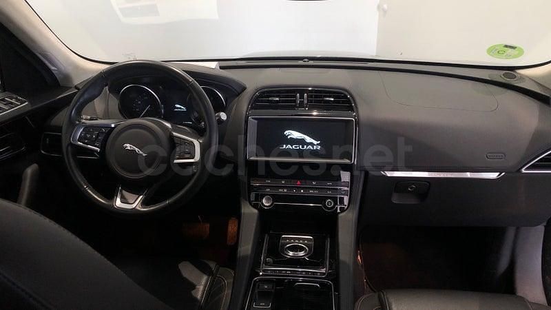 Usado Jaguar F-Pace R-Sport 180 CV (132 kW) 2020 Gris / plata SUV