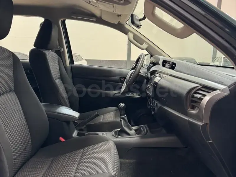 Usado Toyota HiLux 150 HP (110 kW) 2021 Verde Pickup