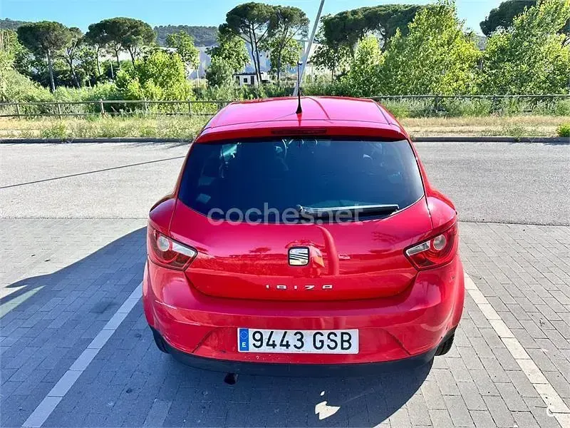Usado Seat Ibiza SC 105 CV (77 kW) 2009 Rojo Utilitario