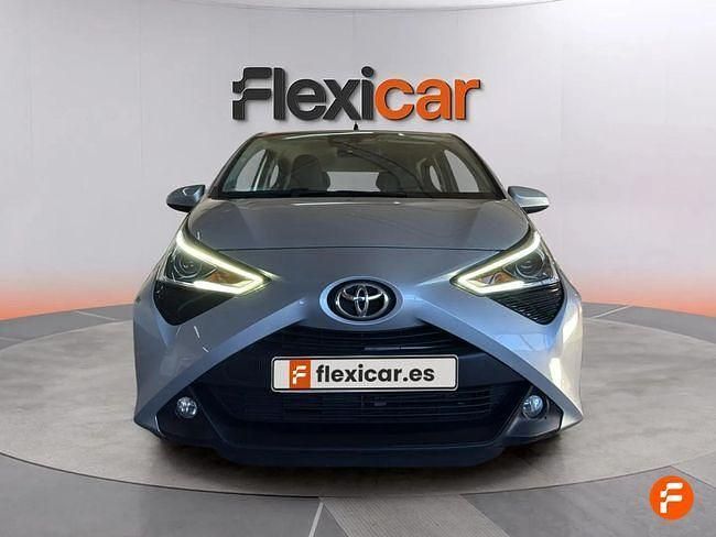 Usado Toyota Aygo X-play 72 CV (52 kW) 2021 Gris Utilitario
