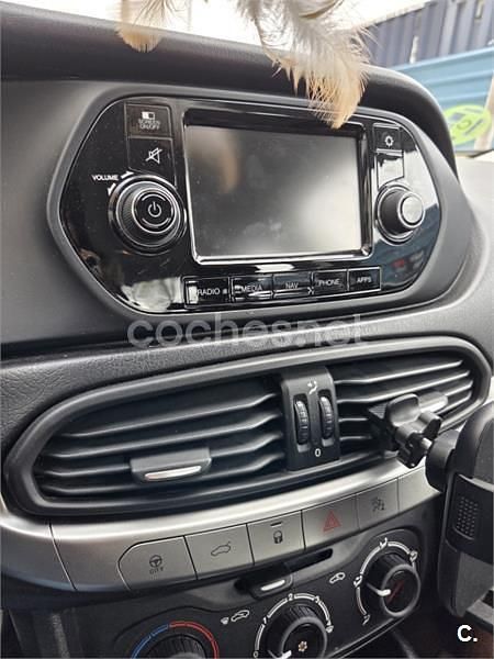 Usado Fiat Tipo Easy 95 CV (69 kW) 2017 Beige Berlina