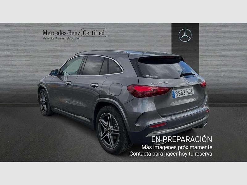 Usado Mercedes GLA200 150 CV (110 kW) 2025 Gris SUV