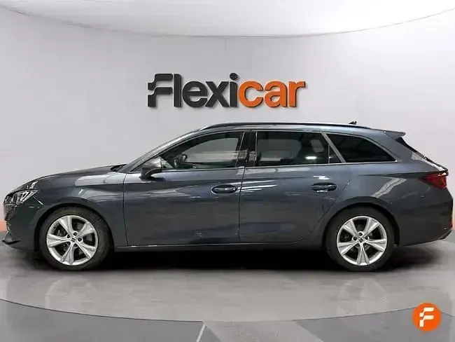 Usado Seat Leon FR 150 CV (110 kW) 2021 Gris Familiar