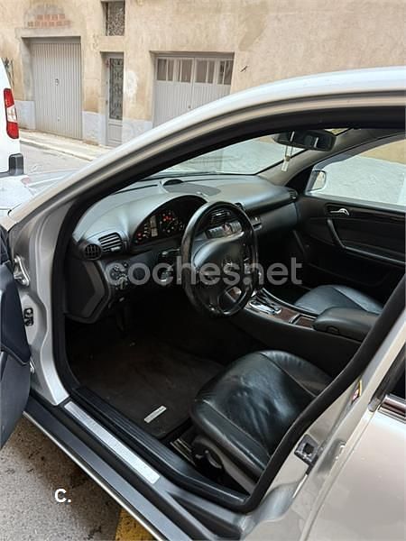 Usado Mercedes C270 Classic 170 CV (125 kW) 2004 Gris / plata Berlina