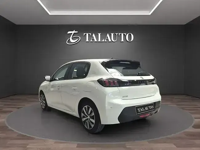 Usado Peugeot 208 Active 102 CV (75 kW) 2022 Blanco Utilitario