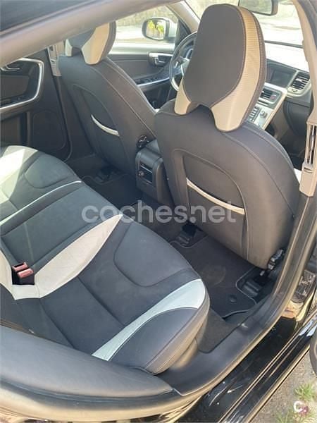 Negro Usado 2011 Volvo S60 R-Design Berlina | 8500 € (Buen precio) - Imagen 1/4