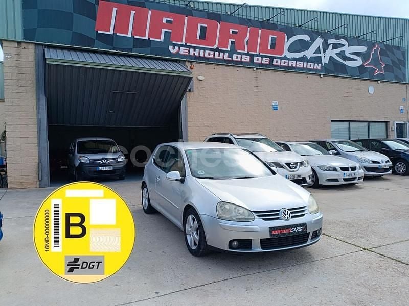 Gris / plata Usado 2007 VW Golf V Sportline Berlina | 4990 € (Buen precio) - Imagen 1/4