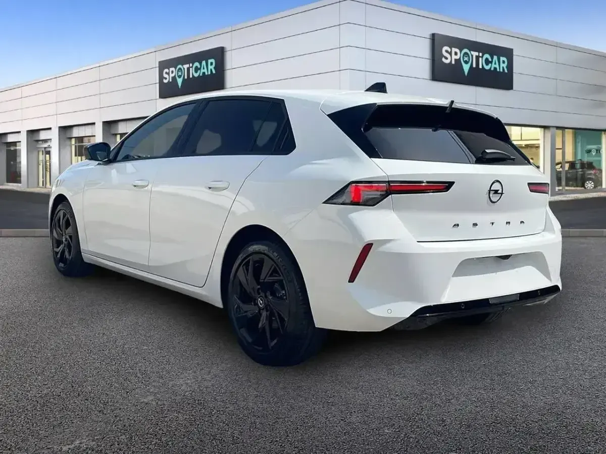 Usado Opel Astra 130 CV (95 kW) 2023 Blanco Utilitario