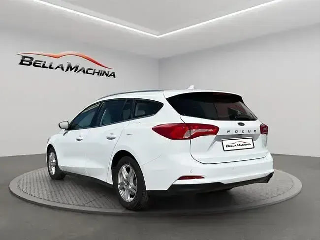 Usado Ford Focus Trend+ 120 CV (88 kW) 2020 Blanco Familiar