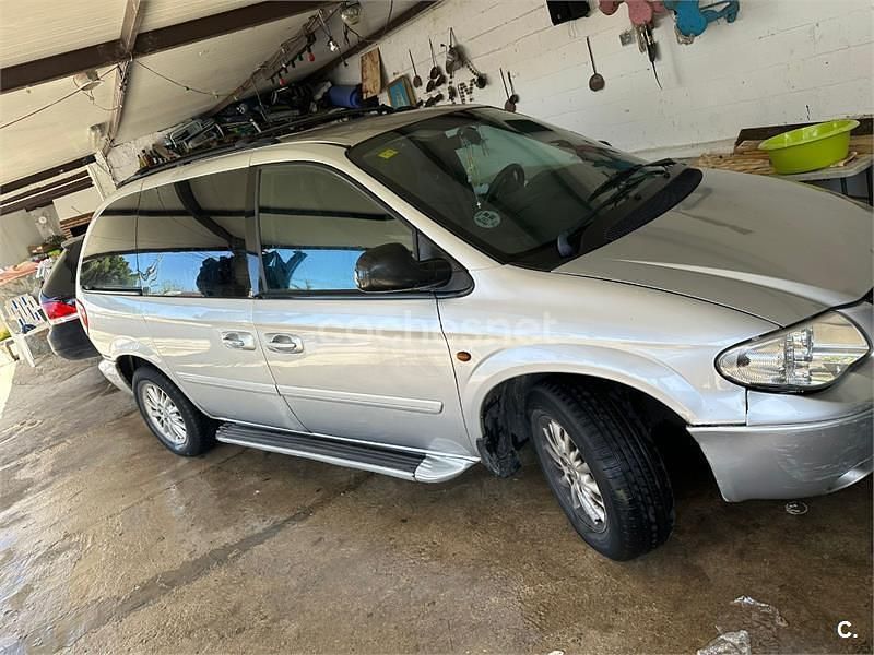 Usado Chrysler Voyager 150 CV (110 kW) 2006 Gris / plata Monovolumen