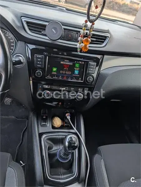 Usado Nissan Qashqai N-Connecta 115 CV (84 kW) 2019 Gris / plata SUV
