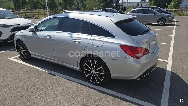 Usado Mercedes CLA200 Shooting Brake Urban 136 CV (100 kW) 2016 Gris / plata Familiar
