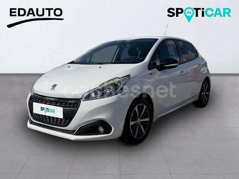 Blanco Usado 2017 Peugeot 208 Style Utilitario | 9400 € (Caro) - Imagen 1/4