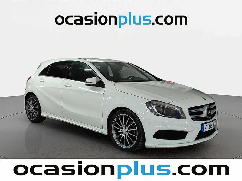 Usado Mercedes A200 AMG line 136 CV (100 kW) 2014 Blanco Berlina