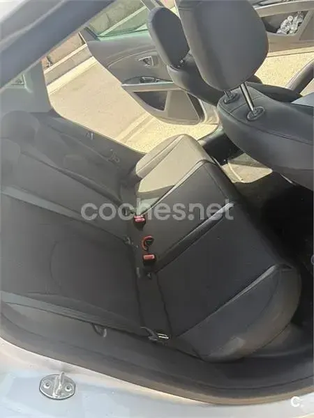 Usado Seat Leon FR 150 CV (110 kW) 2016 Gris / plata Berlina