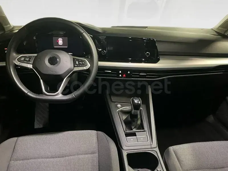 Usado VW Golf VIII 115 CV (84 kW) 2022 Gris / plata Berlina