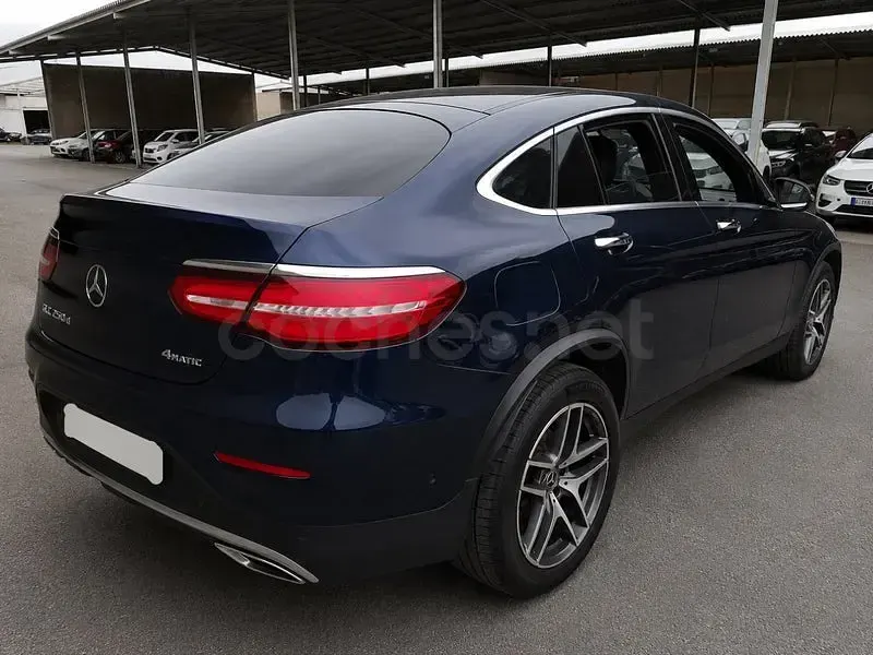 Usado Mercedes GLC250 204 CV (150 kW) 2018 Azul SUV