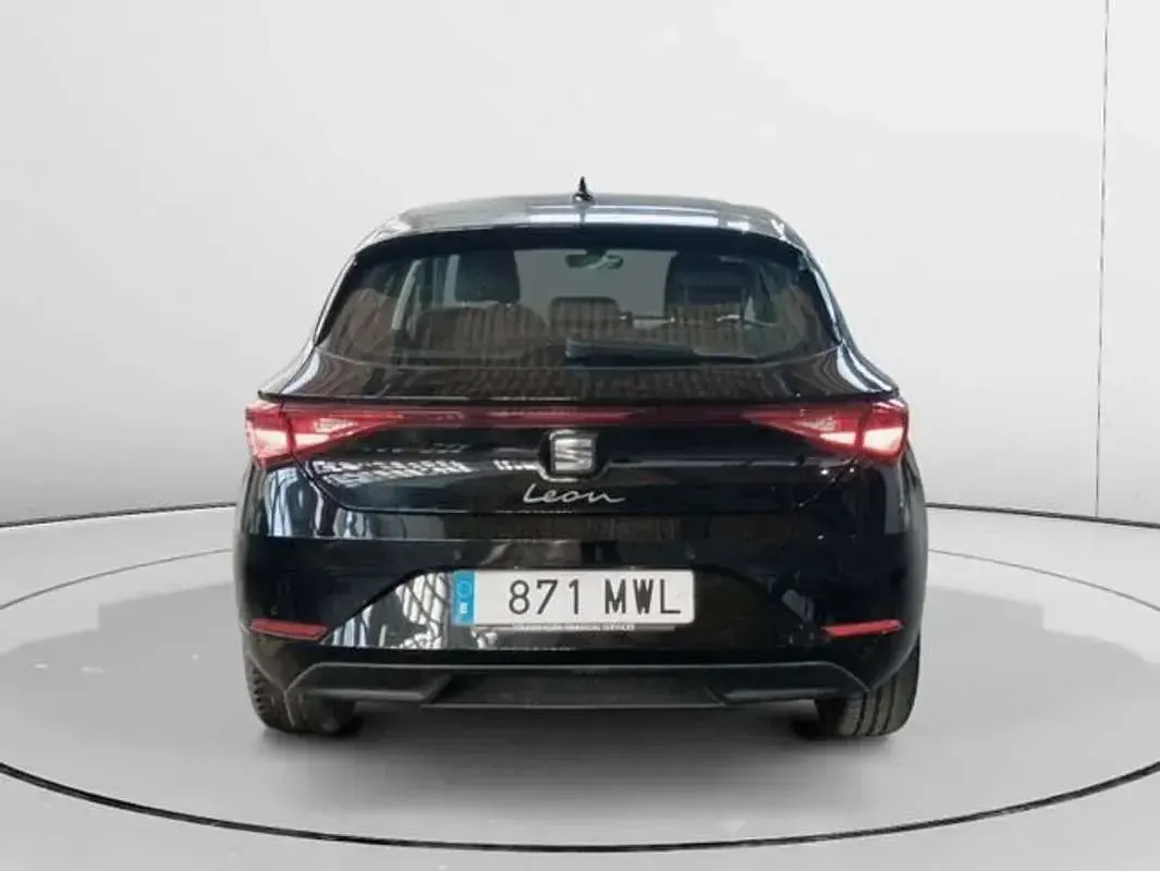 Usado Seat Leon Style 117 CV (86 kW) 2024 Negro Utilitario