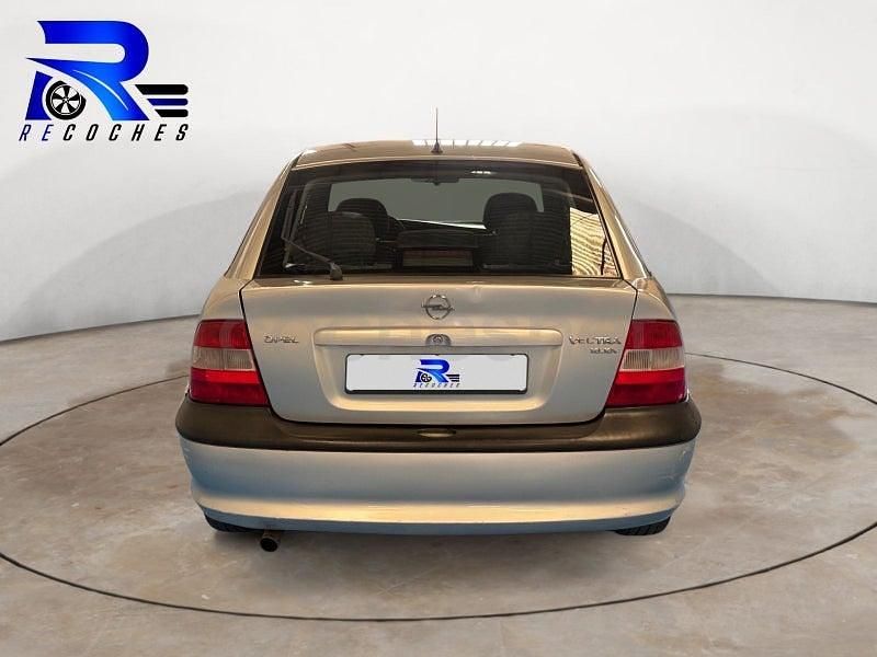 Usado Opel Vectra Comfort 100 CV (73 kW) 2001 Gris / plata Berlina