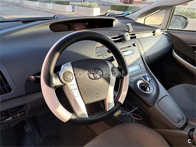 Usado Toyota Prius Advance 136 CV (100 kW) 2010 Gris / plata Utilitario