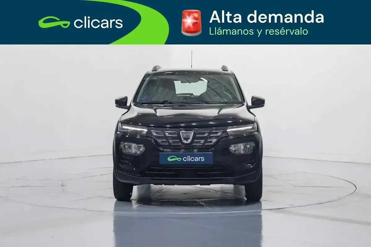 Usado Dacia Spring Comfort Plus 47 kW (65 CV) 2023 Negro Utilitario