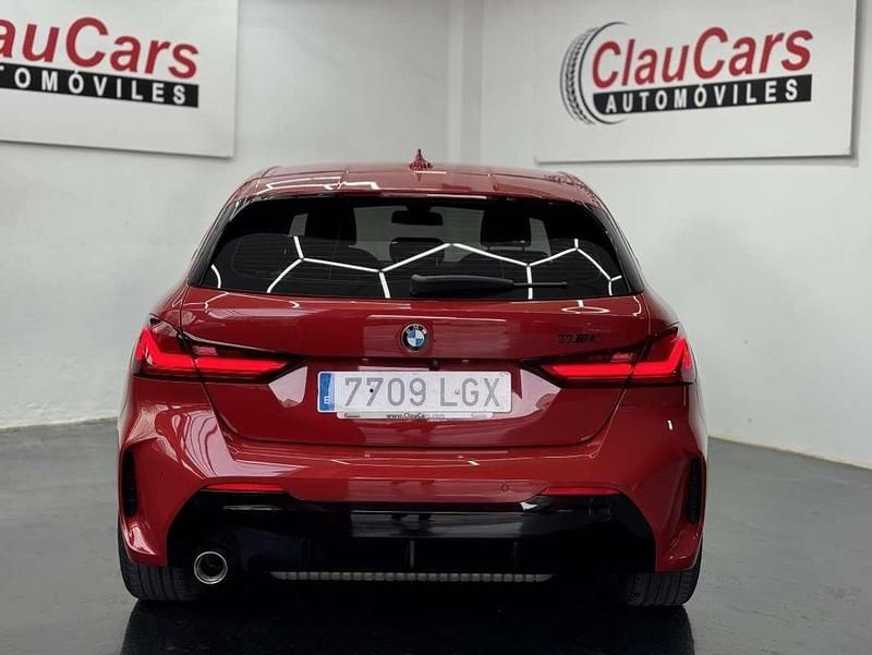 Usado BMW 118 Comfort Edition 140 CV (102 kW) 2020 Rojo Utilitario