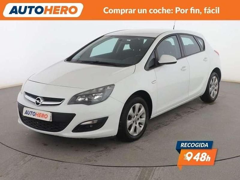 Usado Opel Astra Selective 110 CV (80 kW) 2015 Blanco Utilitario