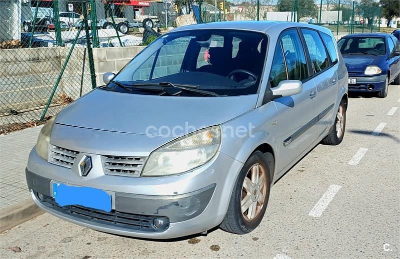 Usado Renault Scénic II Dynamique 120 CV (88 kW) 2005 Gris / plata Monovolumen