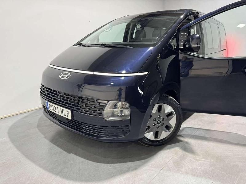 Usado Hyundai Staria Style 177 CV (130 kW) 2023 Azul Monovolumen