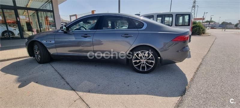 Gris / plata Usado 2016 Jaguar XF Portfolio Berlina | 21.500 € - Imagen 1/4
