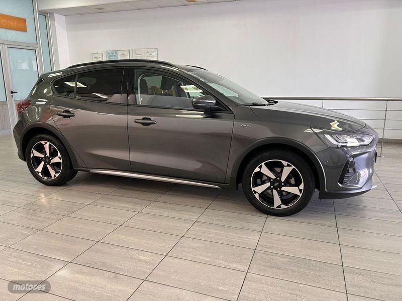Usado Ford Focus Active 125 CV (91 kW) 2024 Gris Berlina