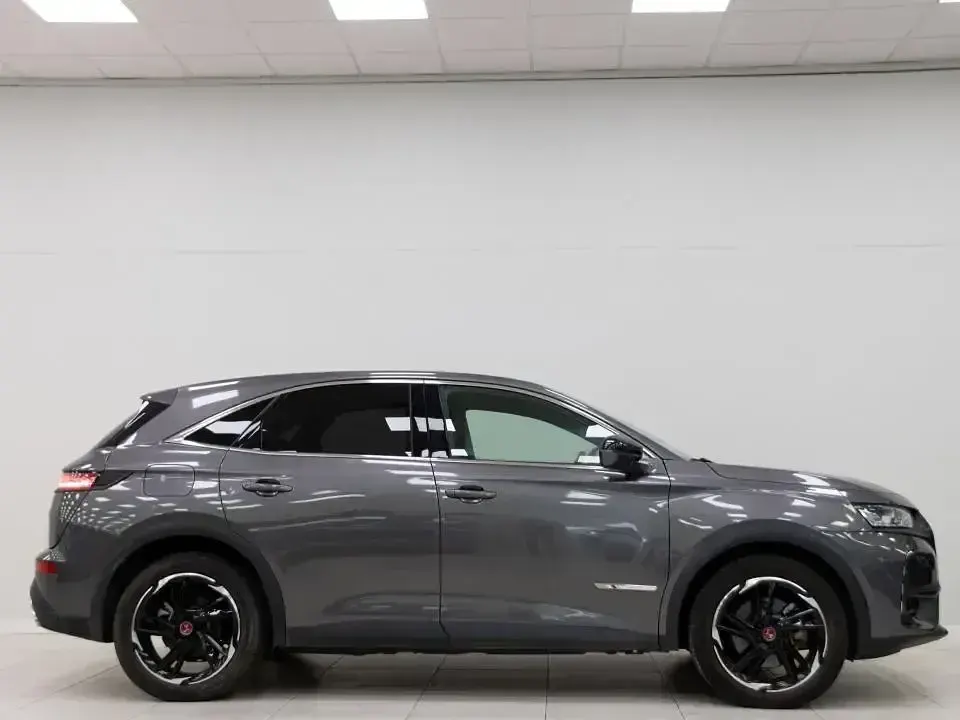 Usado DS Automobiles DS7 Crossback 130 CV (95 kW) 2021 Gris SUV