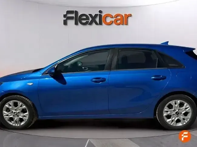 Usado Kia Ceed 100 CV (73 kW) 2021 Azul Utilitario