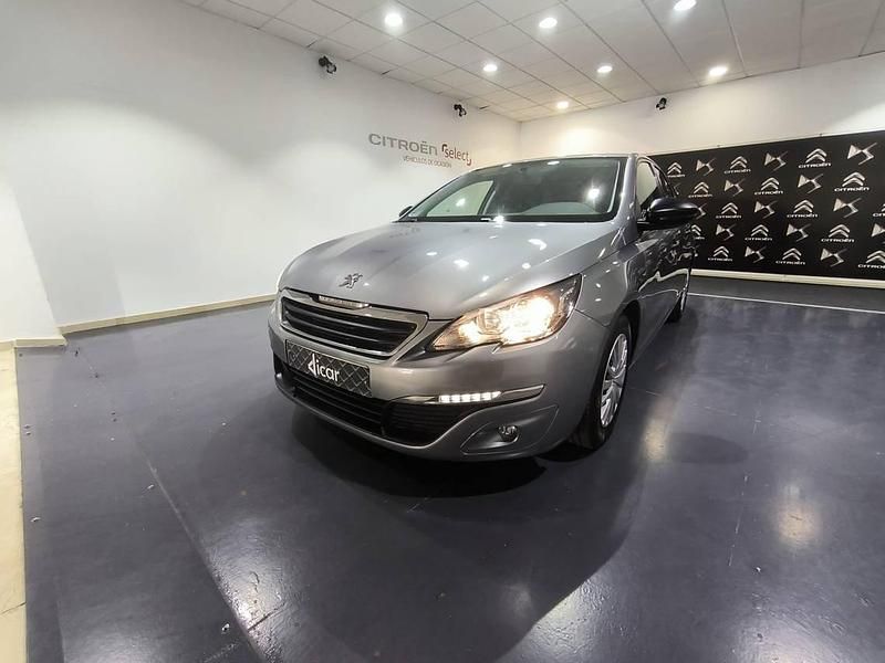 Usado Peugeot 308 Access 100 CV (73 kW) 2016 Gris Familiar