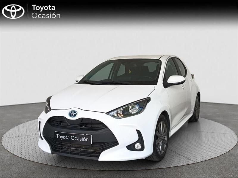 Blanco Usado 2022 Toyota Yaris Hybrid Active Monovolumen | 17.990 € (Buen precio) - Imagen 1/4