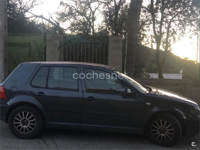 Usado VW Golf IV Highline 100 CV (73 kW) 2001 Azul Familiar